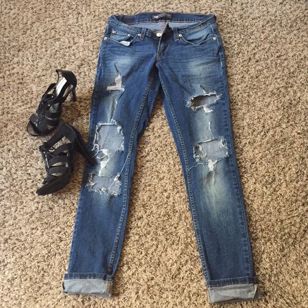 🖤 Levi’s Too Superlow Distressed Jeans